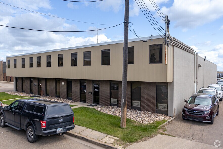 4527 101st St NW, Edmonton, AB à vendre - Photo principale - Image 1 de 1