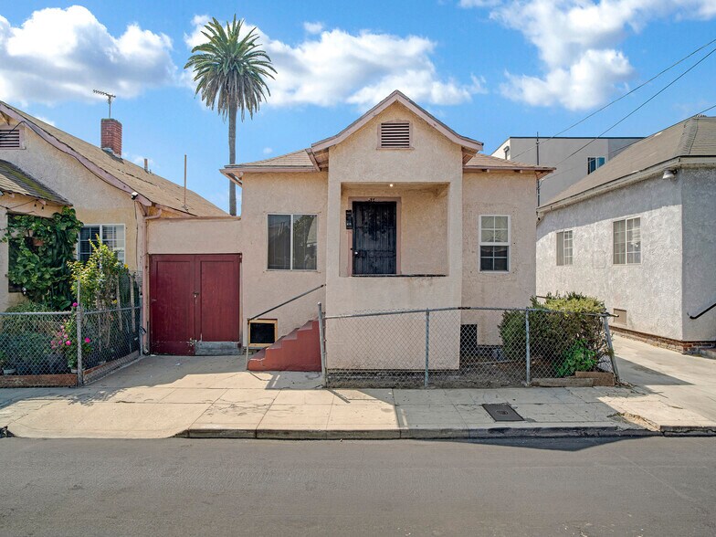 2201 Trinity St, Los Angeles, CA à vendre - Photo du bâtiment - Image 2 de 18