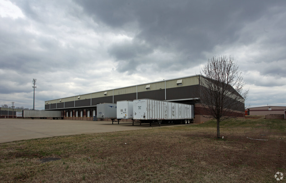 126 Davis St, Portland, TN for lease - Building Photo - Image 2 of 2