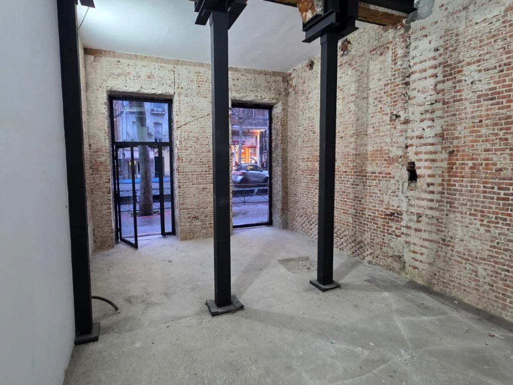 Avenida de la Ciudad de Barcelona, Madrid, Madrid for lease Primary Photo- Image 1 of 3