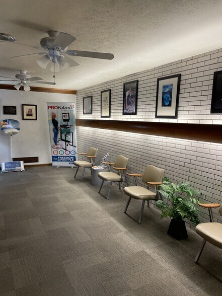 207 Richland Ave, Dravosburg, PA à vendre - Photo du bâtiment - Image 2 de 13