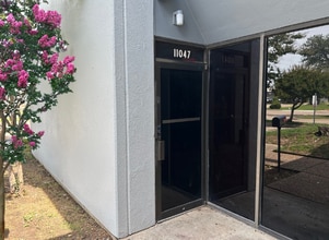 2429-2458 Walnut Ridge St, Dallas, TX for lease Building Photo- Image 2 of 3