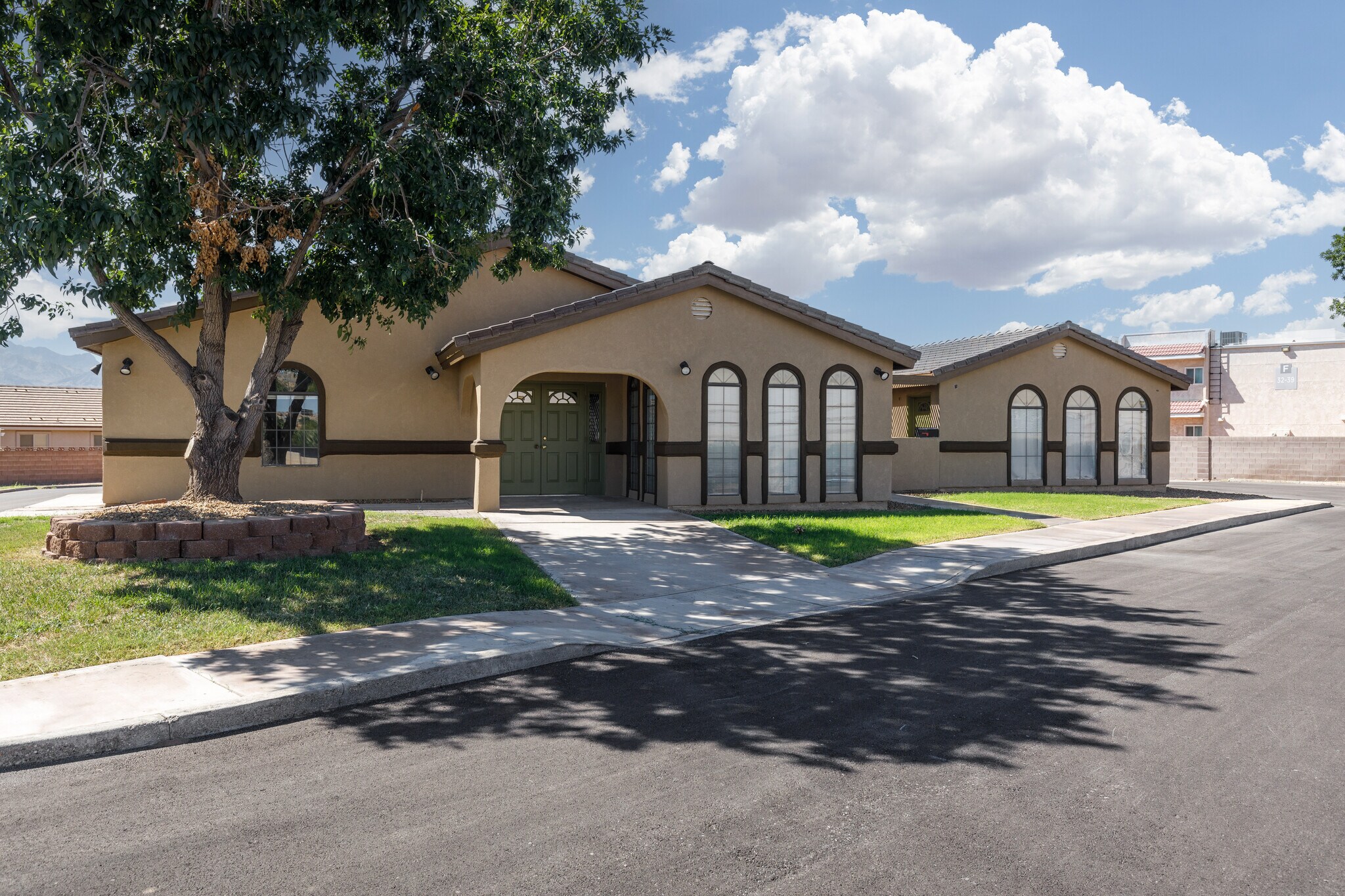 320 E Old Mill Rd, Mesquite, NV à vendre Photo du bâtiment- Image 1 de 1