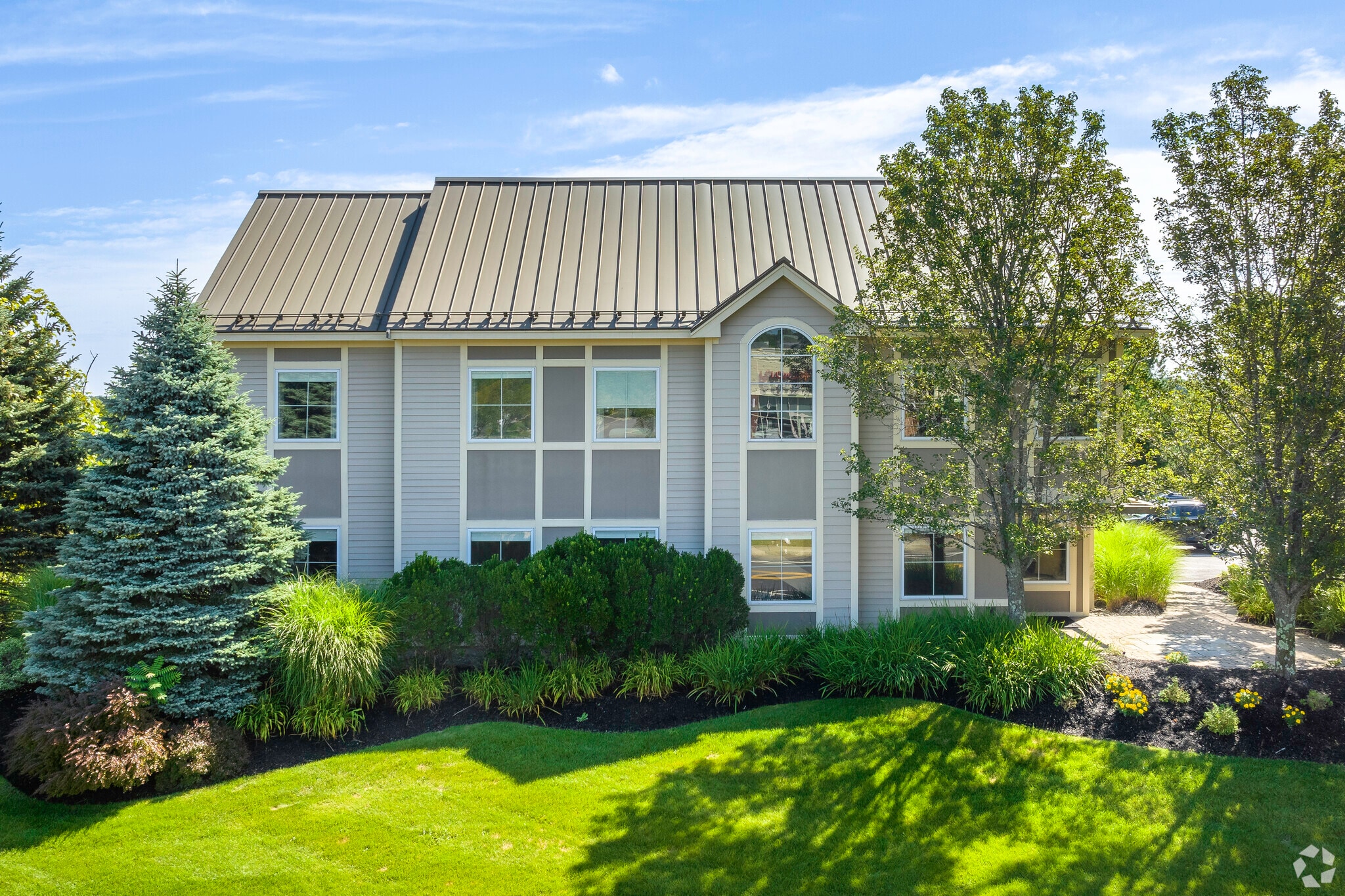 83 Orchard Hill Park Dr, Leominster, MA for sale Building Photo- Image 1 of 21