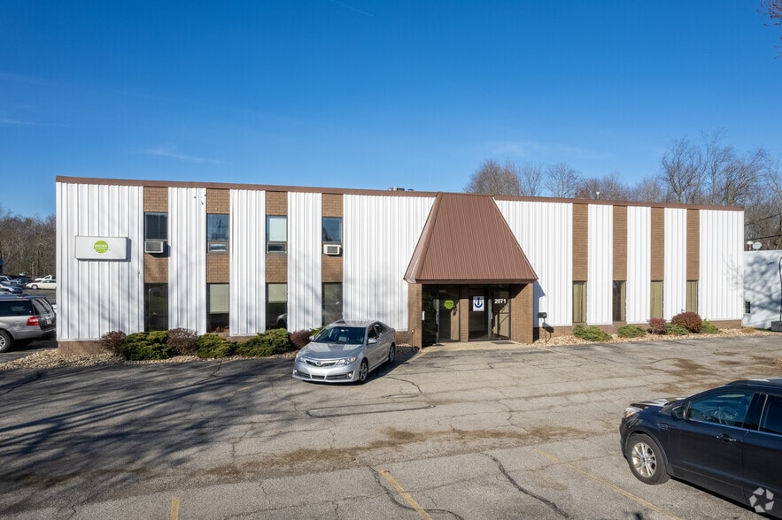 2063-2071 Midway Dr, Twinsburg, OH for lease - Building Photo - Image 2 of 5