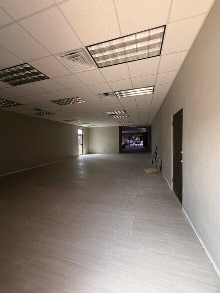 600-618 N McColl Rd, McAllen, TX à louer - Photo du bâtiment - Image 3 de 8