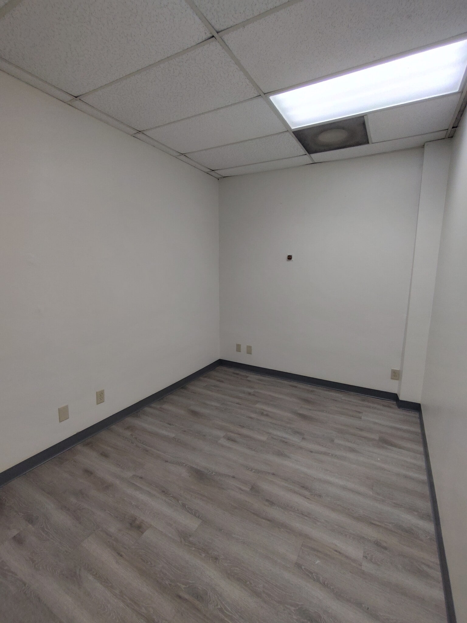 3455 N Desert Dr, East Point, GA for lease Building Photo- Image 1 of 5