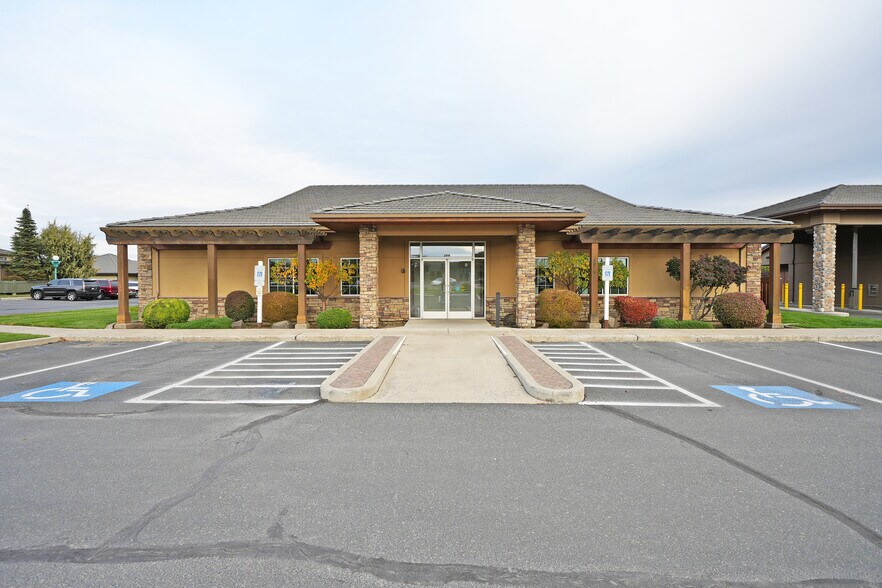 3919 Creekside Loop, Yakima, WA à louer - Photo du bâtiment - Image 2 de 14