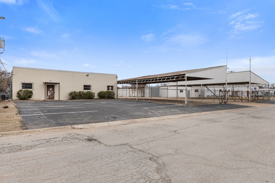 5908-5912 Eden Dr, Fort Worth, TX for sale - Building Photo - Image 3 of 15