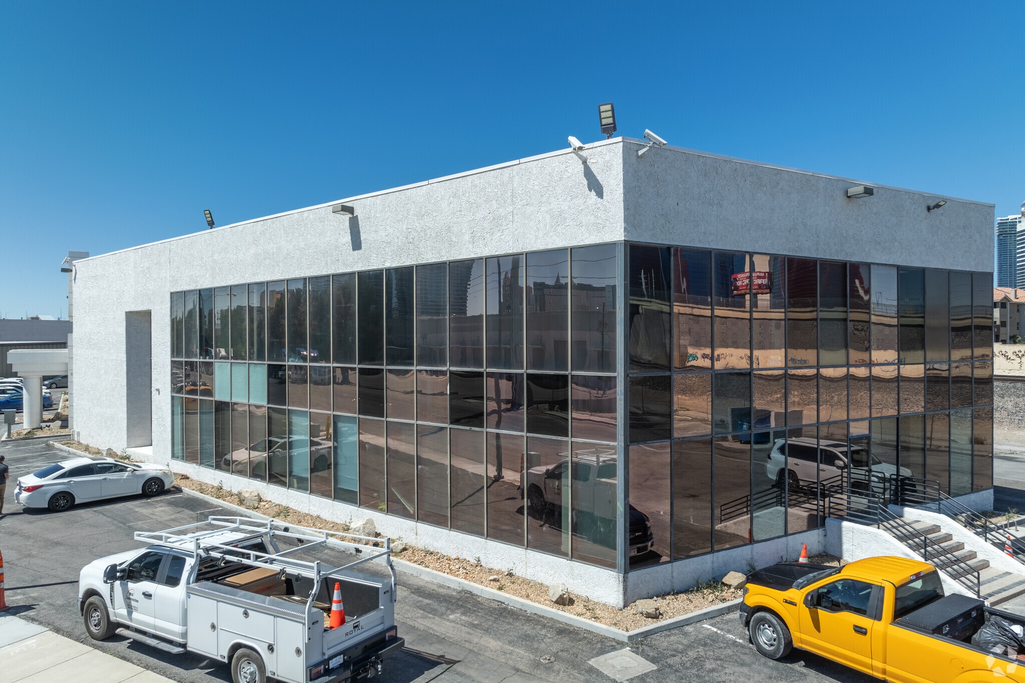 4285 Polaris Ave, Las Vegas, NV for lease Primary Photo- Image 1 of 7