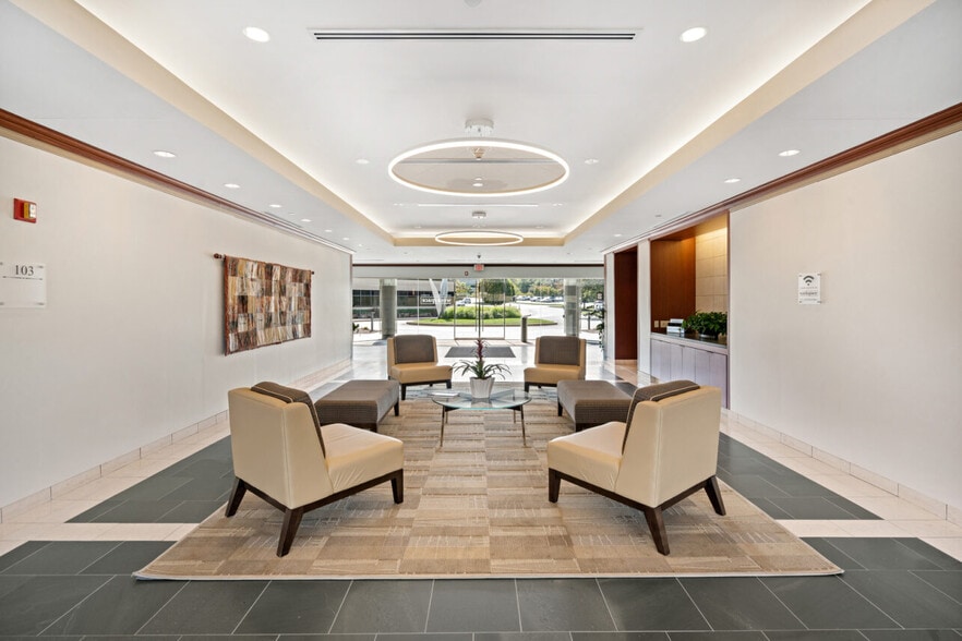 1400 Liberty Ridge Dr, Wayne, PA for lease - Interior Photo - Image 3 of 13