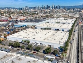 2501-2551 S Alameda St, Los Angeles, CA à louer Aérien- Image 1 de 1