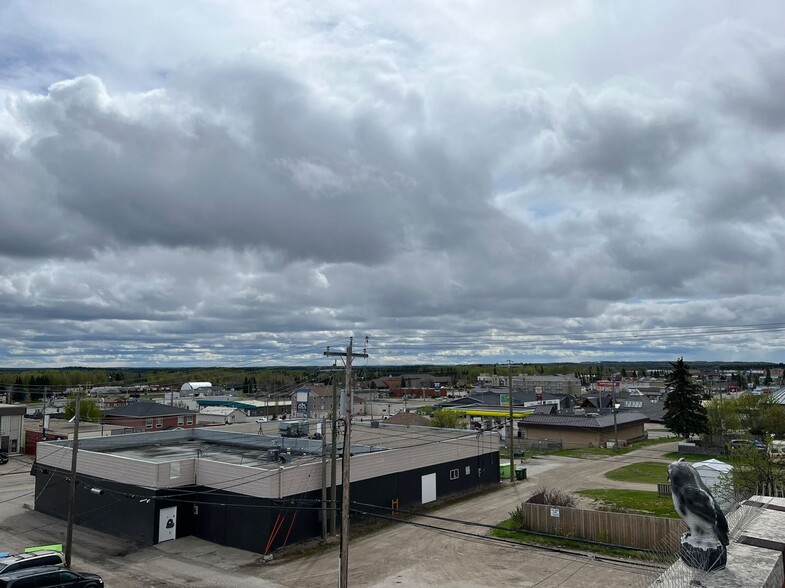 422 50 St, Edson, AB for lease - Building Photo - Image 3 of 11