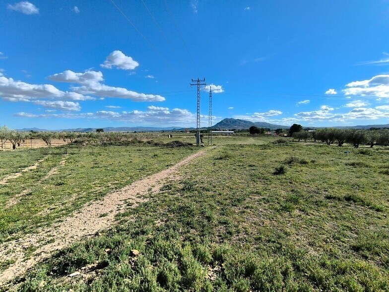 Land in Caudete, Albacete for sale - Aerial - Image 2 of 5