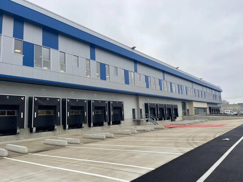 Flex in Conflans-Sainte-Honorine for lease - Building Photo - Image 3 of 10