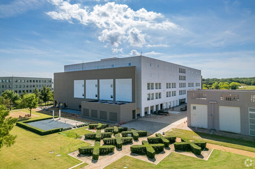 1500 Solana Blvd, Westlake, TX à louer - Photo du bâtiment - Image 3 de 65