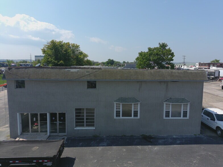 1215 W Ridge Pike, Conshohocken, PA à vendre - Photo du bâtiment - Image 1 de 5