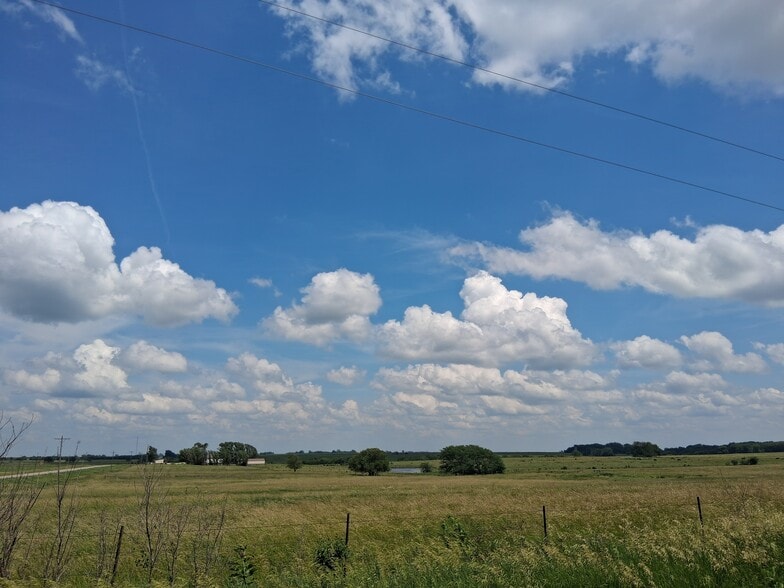 6841 E US Highway 56, Overbrook, KS for sale - Building Photo - Image 3 of 40