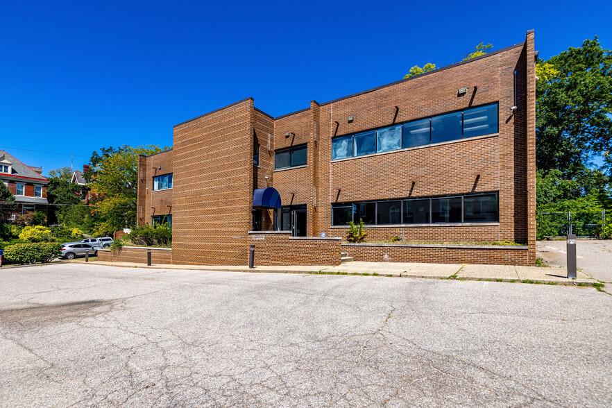 2230 Park Ave, Cincinnati, OH for lease - Building Photo - Image 1 of 8