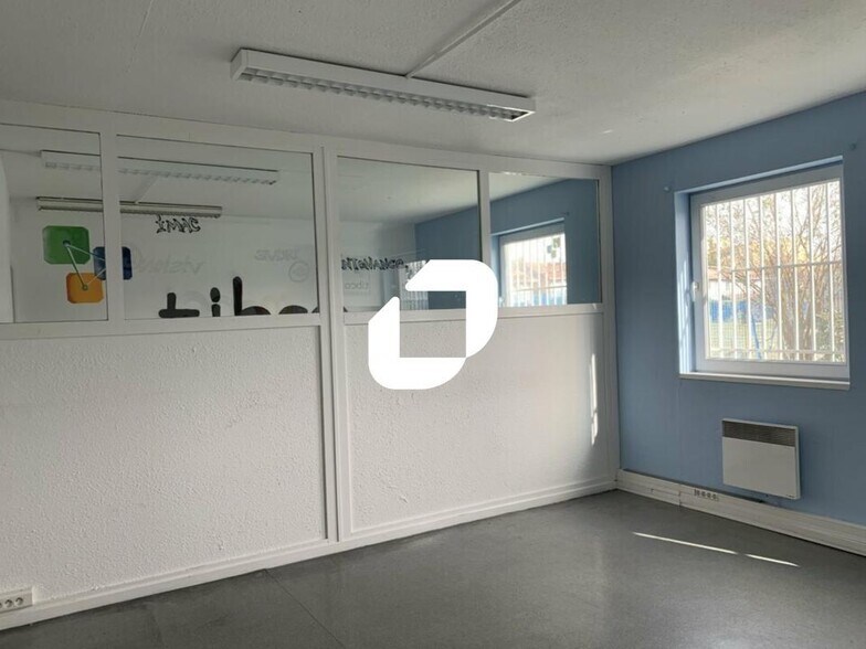 Bureau dans Grenoble à louer - Photo intérieure - Image 2 de 12