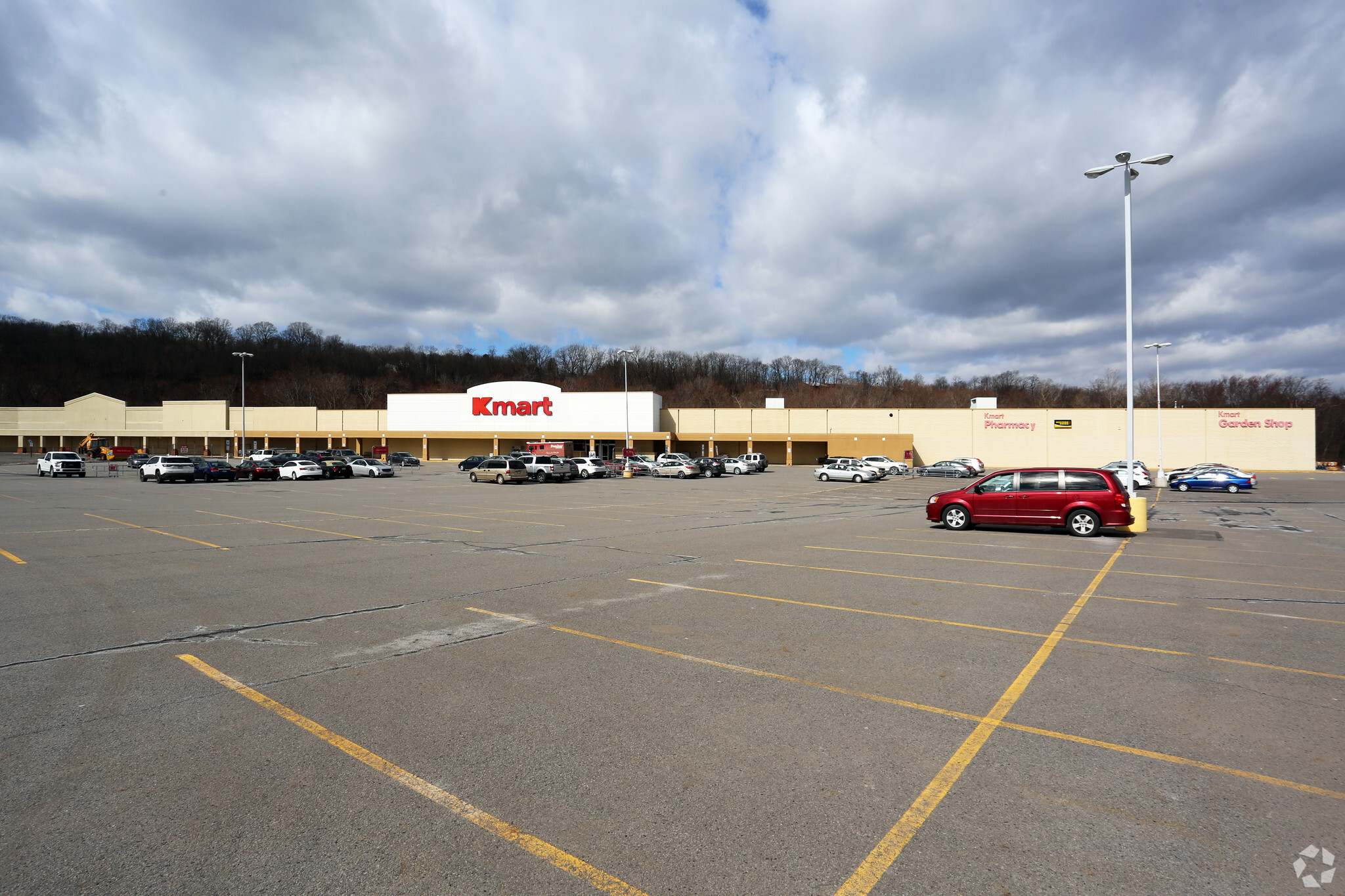 11-18 Wyoming Ave, Edwardsville, PA for lease Primary Photo- Image 1 of 8