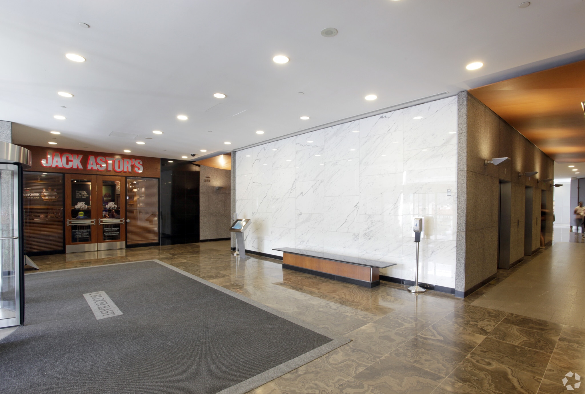 2 Bloor St E, Toronto, ON for lease Primary Photo- Image 1 of 3