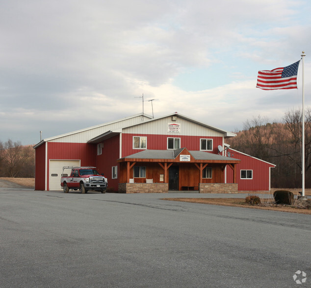 628 South St, Hoosick Falls, NY à vendre - Photo principale - Image 1 de 64