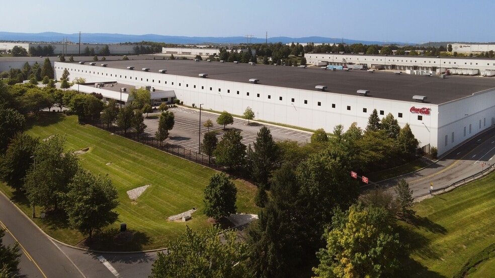 400 Boulder Dr, Breinigsville, PA for lease - Building Photo - Image 1 of 9