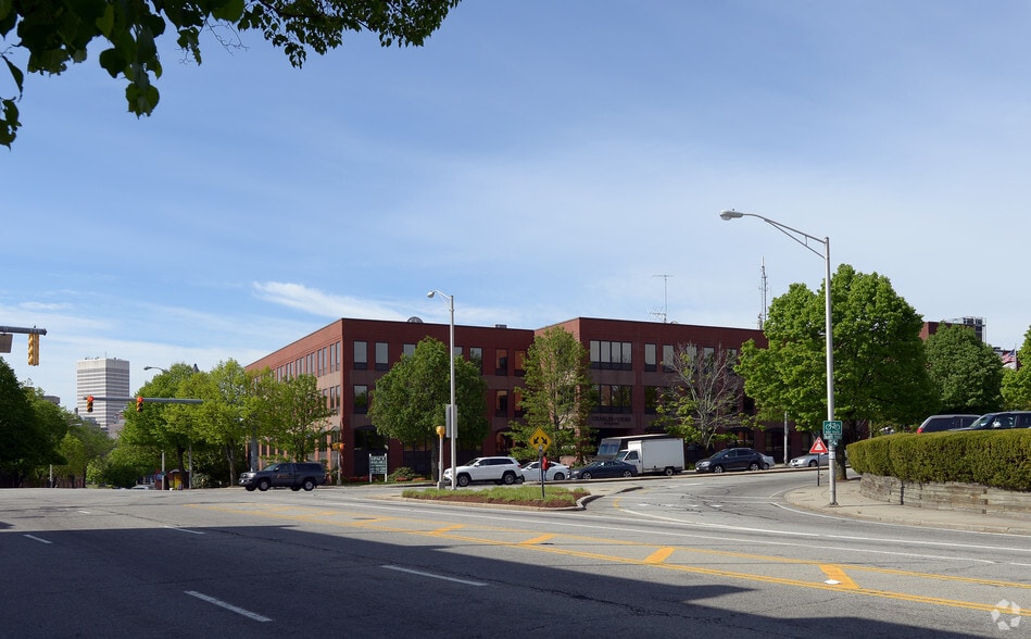 10 Orms St, Providence, RI à louer - Photo du bâtiment - Image 2 de 12