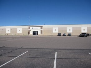 2725 Mall Dr, Eau Claire, WI for lease Building Photo- Image 2 of 7