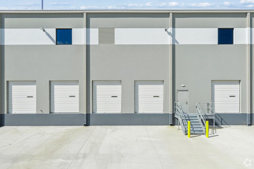 13527 Stafford Rd., Stafford, TX for lease - Building Photo - Image 3 of 9