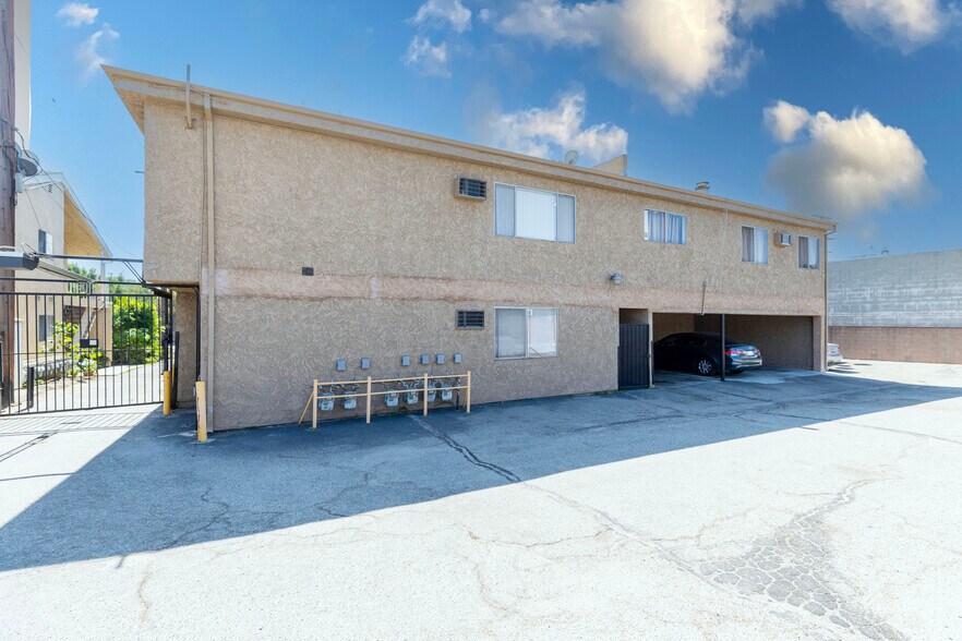 11341 Victory Blvd, North Hollywood, CA à vendre - Photo du bâtiment - Image 2 de 16