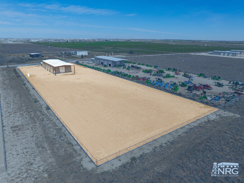2408 E County Road 130, Midland, TX à vendre - Photo du bâtiment - Image 3 de 10