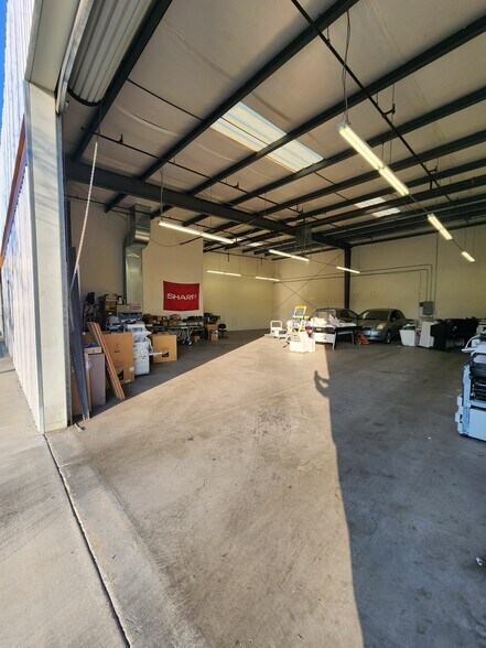 3001 Auto Mall Dr, Bakersfield, CA à louer - Photo du bâtiment - Image 3 de 8