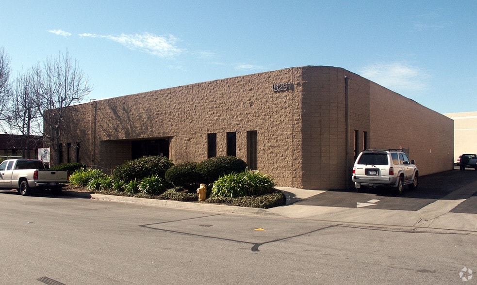 18291 Enterprise Ln, Huntington Beach, CA for lease - Building Photo - Image 2 of 3