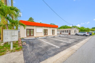 1230 Lady Marion Ln, Dunedin, FL à louer Photo du bâtiment- Image 1 de 21
