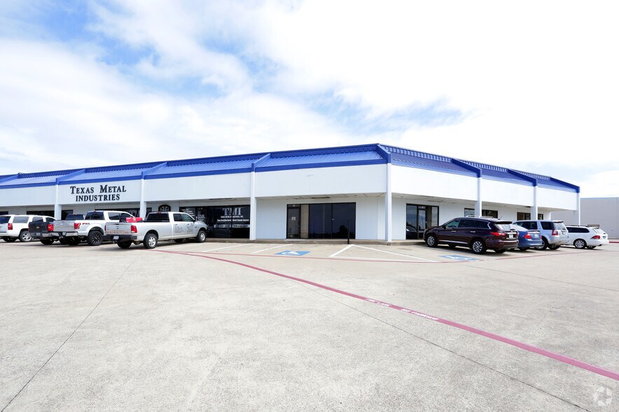 1331 E US Highway 80, Mesquite, TX à louer - Photo du bâtiment - Image 3 de 5