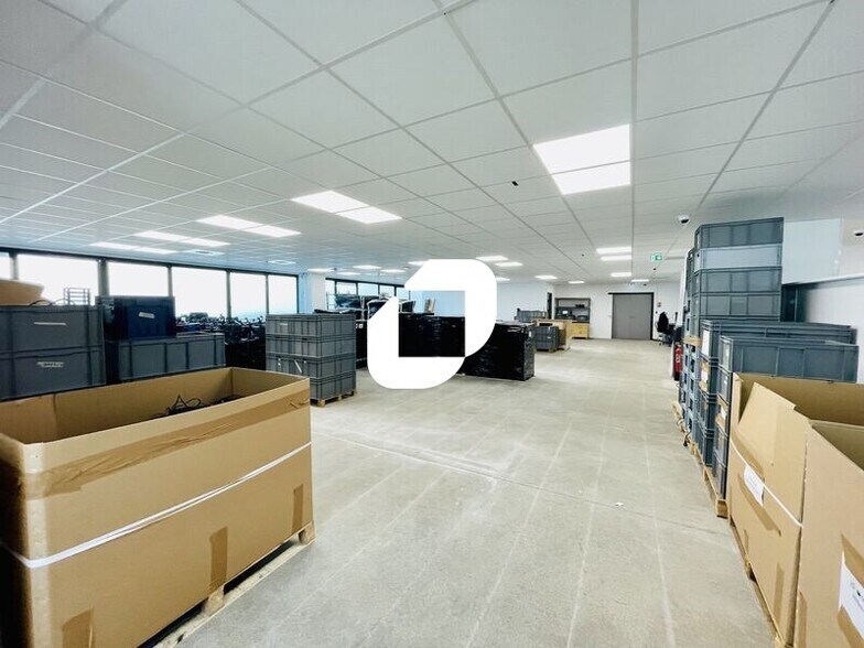 Office in Champagne-au-Mont-d'Or for lease - Interior Photo - Image 3 of 17