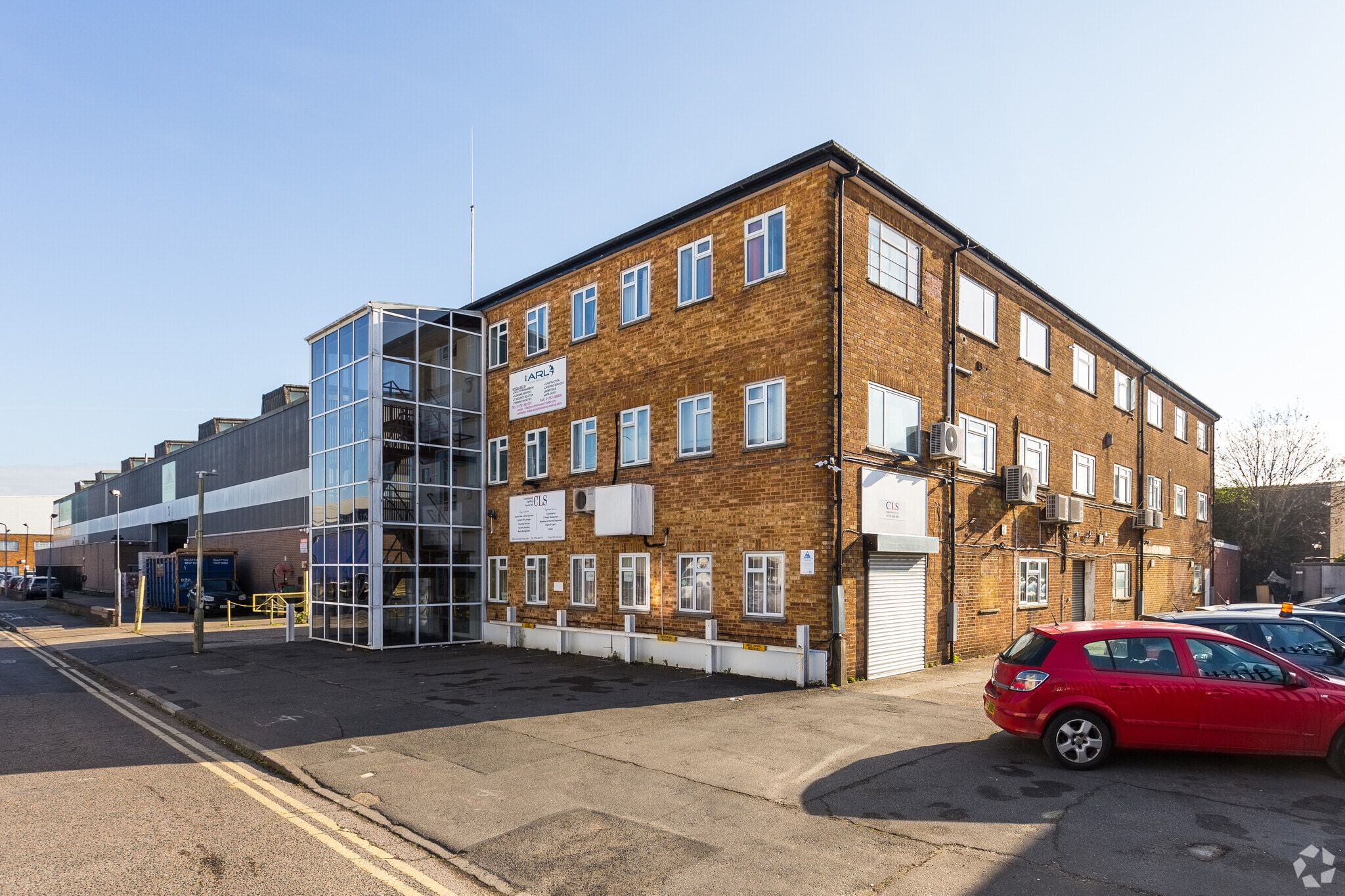 9 Arkwright Rd, Slough for sale Primary Photo- Image 1 of 1