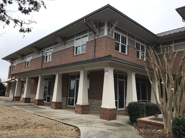 4320 Suwanee Dam Rd, Suwanee, GA for lease - Primary Photo - Image 1 of 21