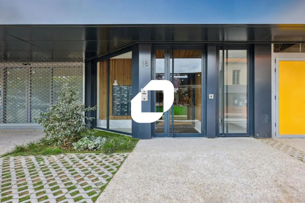 Office in Saint-Maur-des-Fossés for lease Building Photo- Image 1 of 15