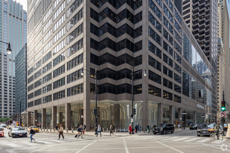 30 S Wacker Dr, Chicago, IL for lease - Building Photo - Image 1 of 21