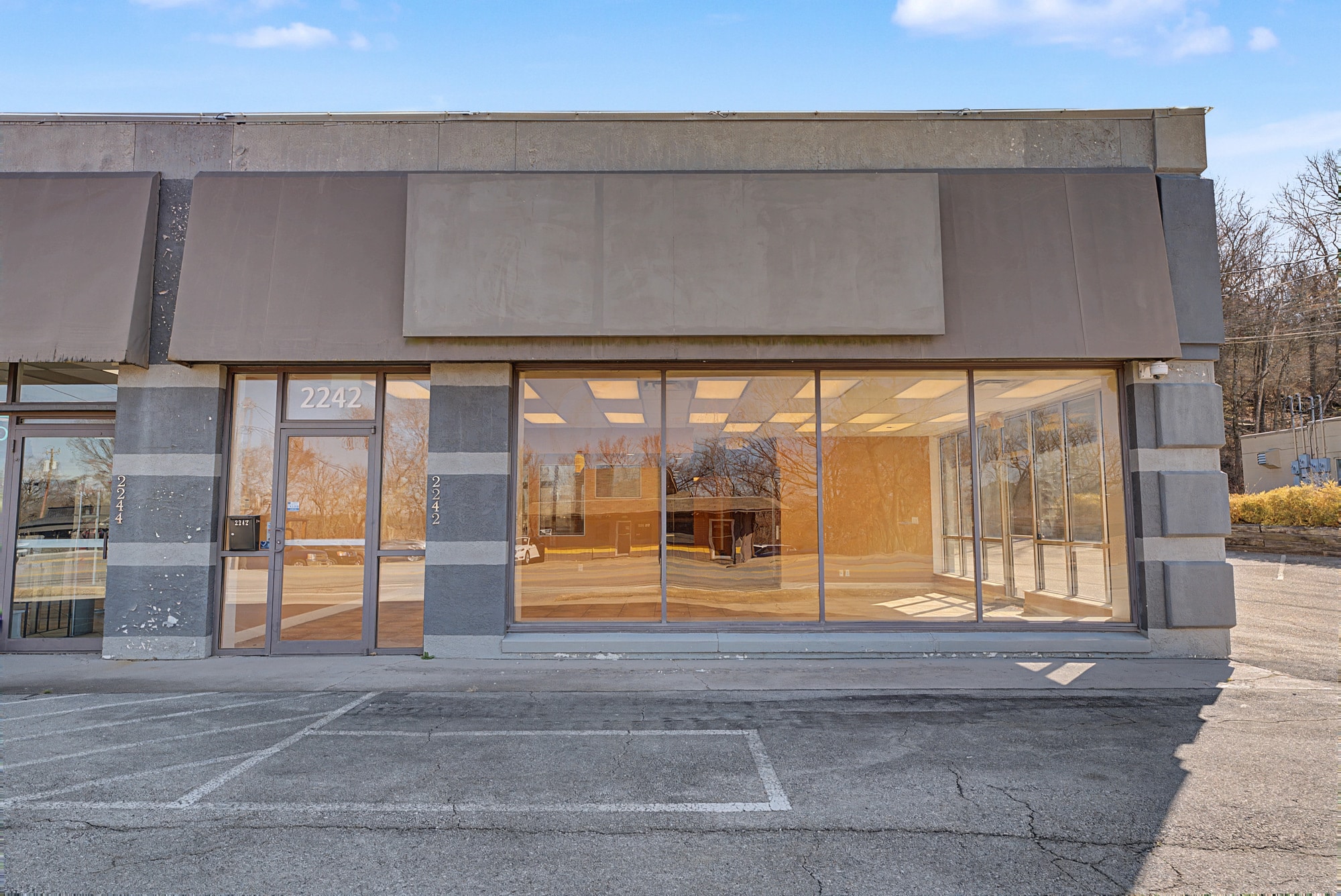 2242 N College Ave, Fayetteville, AR for lease Primary Photo- Image 1 of 10