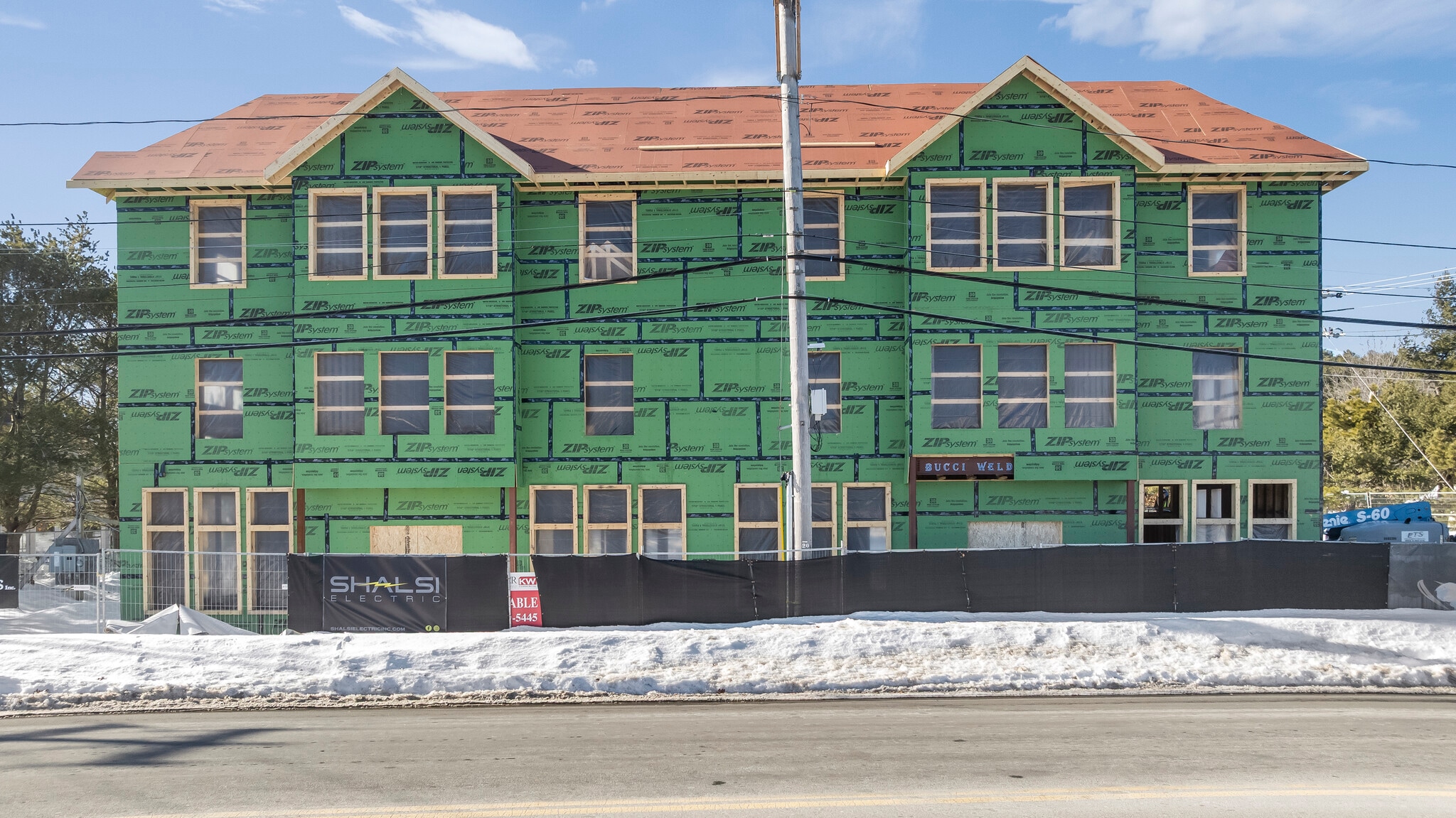 39 Hillside Ave, Amesbury, MA for lease Interior Photo- Image 1 of 3