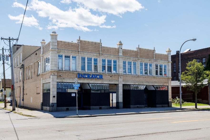 1131 Broadway St, Buffalo, NY à vendre - Photo du bâtiment - Image 1 de 48