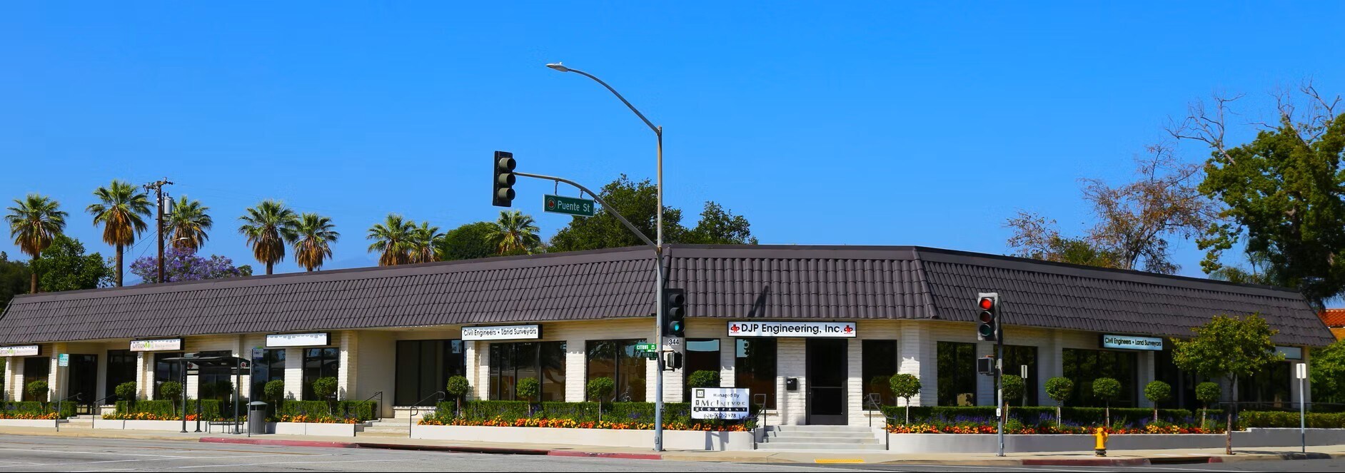 328-344 S Citrus Ave, Covina, CA à louer Photo du bâtiment- Image 1 de 3