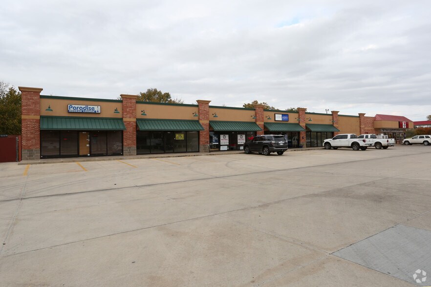 1103-1123 E Constitution St, Norman, OK for lease - Primary Photo - Image 1 of 13