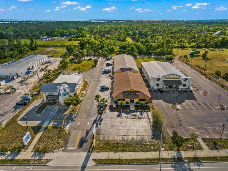 406 N Indiana Ave, Englewood, FL à vendre - Photo du bâtiment - Image 2 de 31