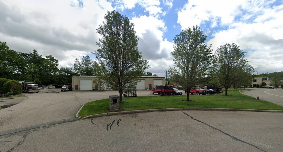 27 Appian Way, Smithfield, RI for lease - Building Photo - Image 2 of 9