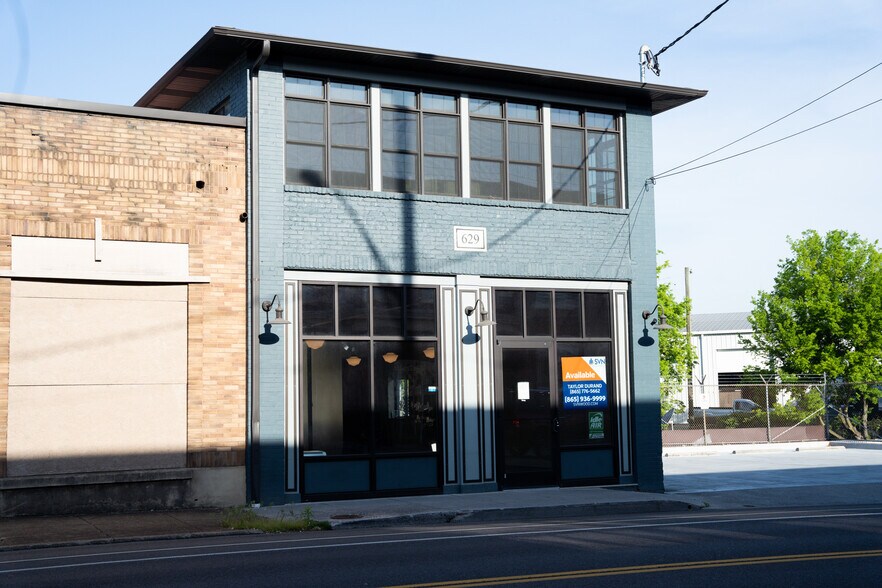 629 Broadway St, Knoxville, TN à louer - Photo du bâtiment - Image 2 de 6